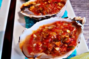 OYSTER WITH SPICY SAUCE