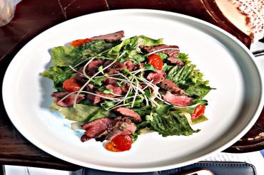BEEF SALAD WITH PASSION FRUIT SAUCE
